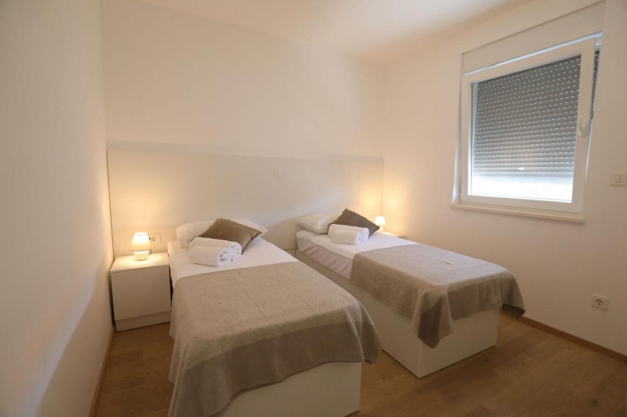 Smil'E Apartments Vodice Exterior photo
