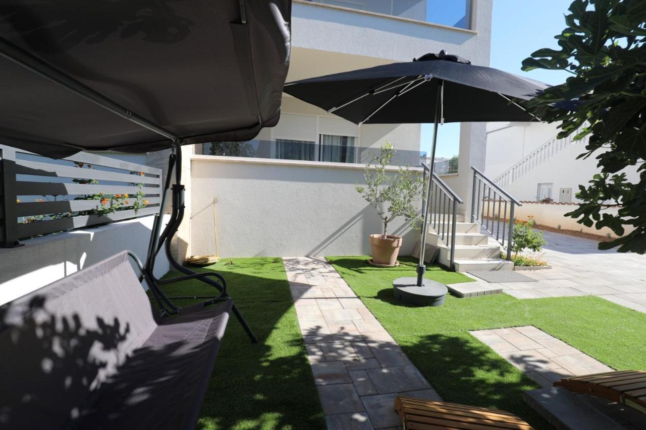 Smil'E Apartments Vodice Exterior photo